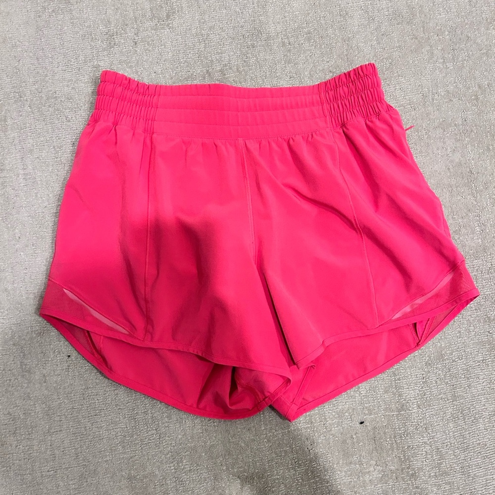 Excellent condition lululemon hotty hot shorts - high rise, size 6